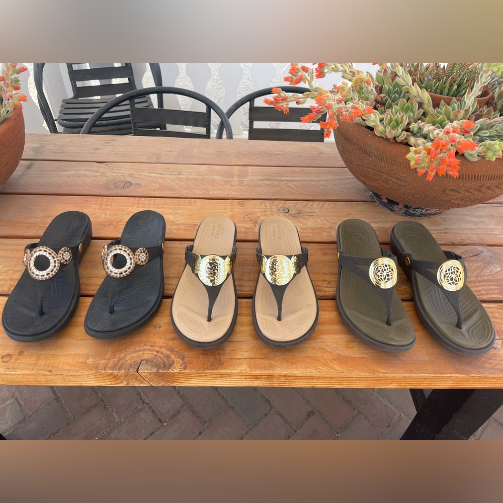 Your choice! Embellish Crocs Black or Brown~Thong Flip Flop Sandals ~sz 10
